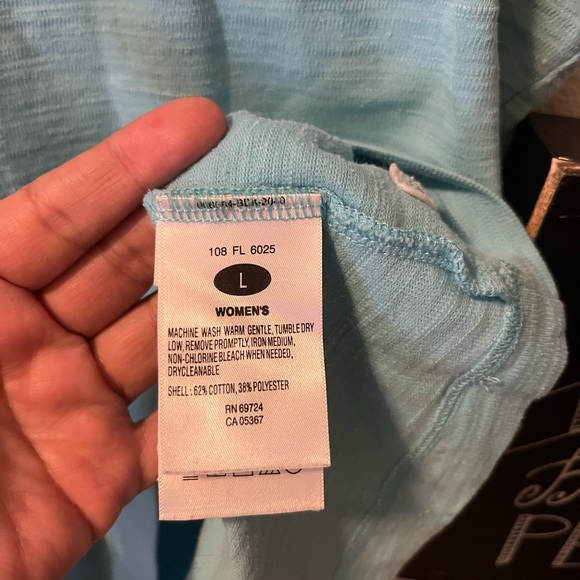 Large Columbia Sleeveless Top - Picture 4 of 4